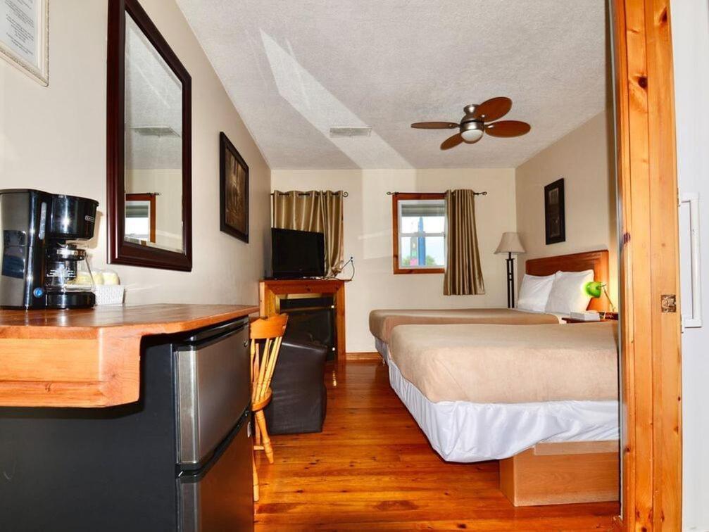 Dewar'S Inn And Cottages Prescott Екстер'єр фото