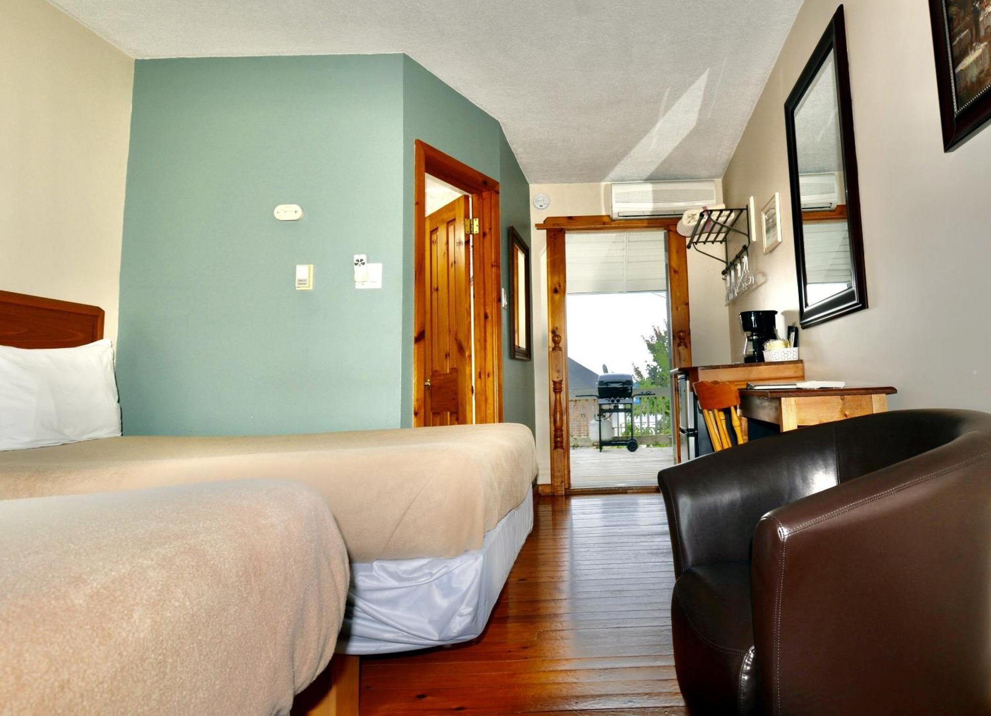 Dewar'S Inn And Cottages Prescott Екстер'єр фото