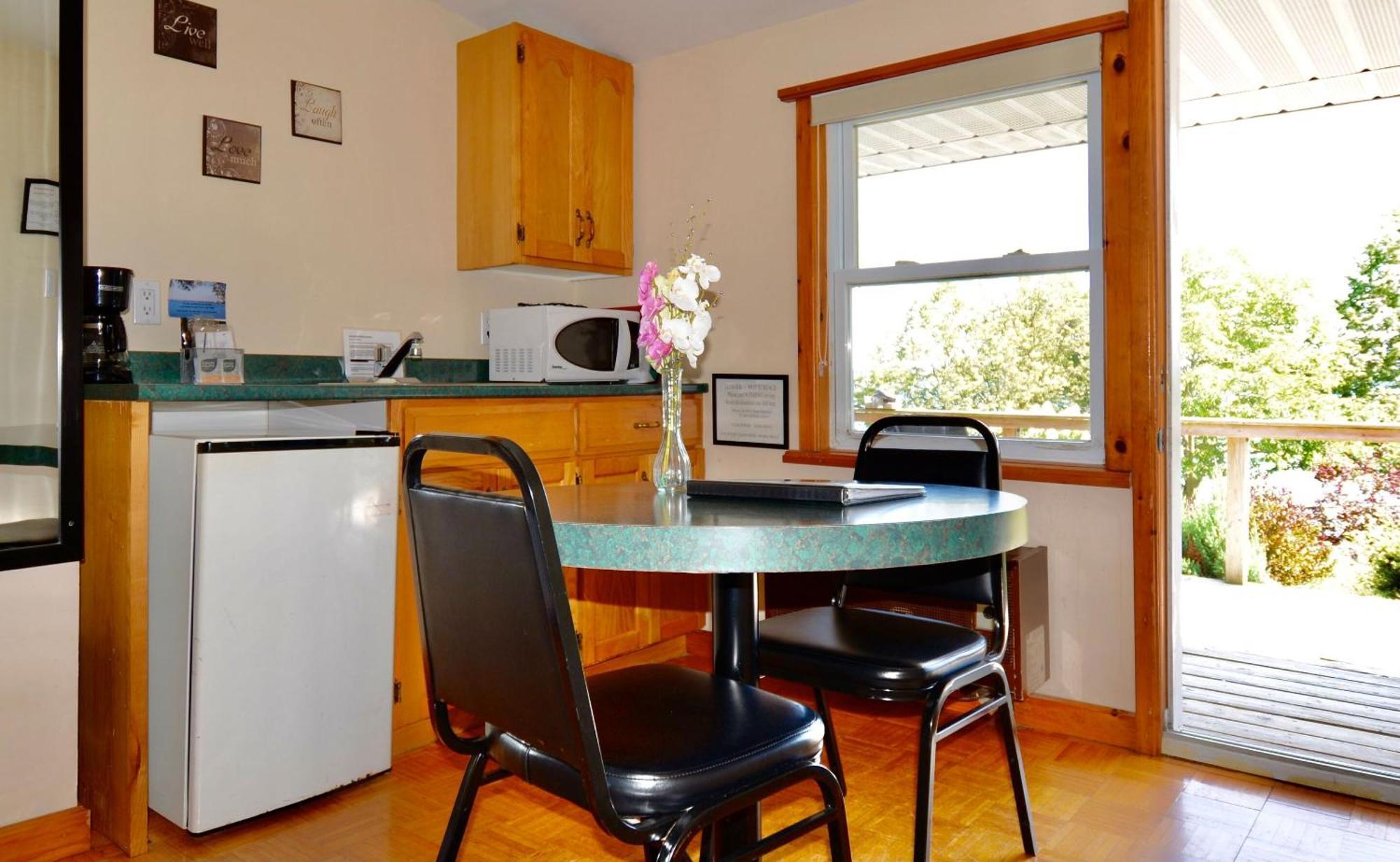 Dewar'S Inn And Cottages Prescott Екстер'єр фото