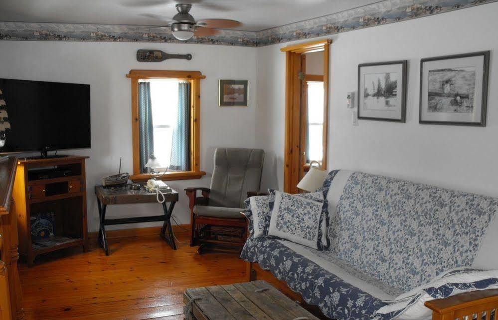 Dewar'S Inn And Cottages Prescott Екстер'єр фото